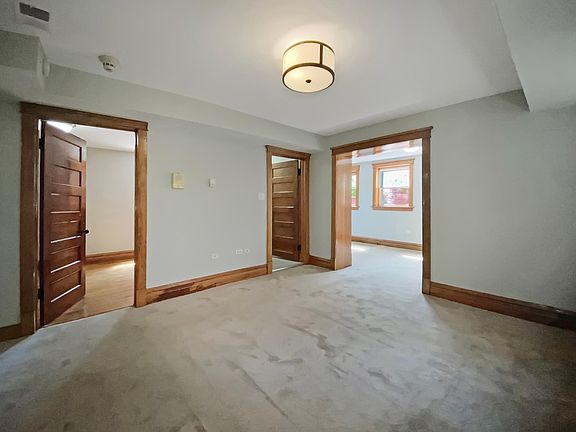 3rd image of 2503 N Sacramento Ave