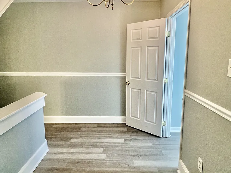 2436 E Fayette St #- — Photo 15