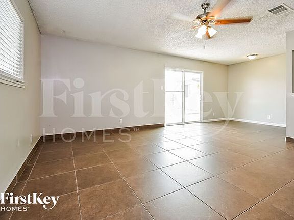 4th image of 921 Palmhurst Dr