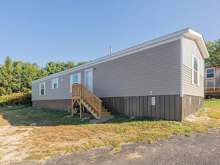 400 S Petunia Rd #16 — Photo 1