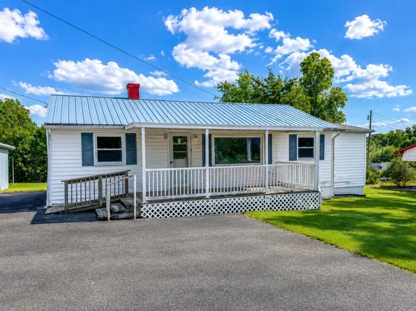 496 Blue Ridge Dr, Gretna, VA 24557