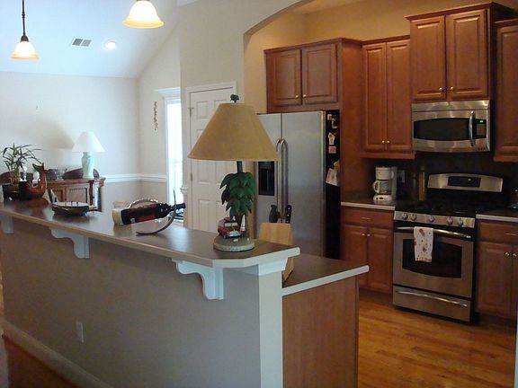 Kitchen w/stainless steel appliances