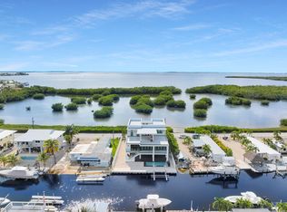 141 Grassy Rd, Key Largo, FL 33037