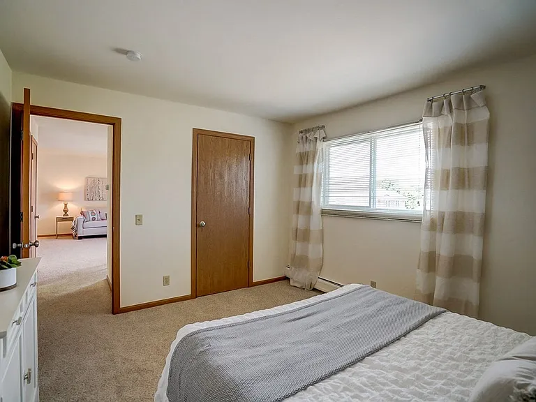 5568 Guilford Rd — Photo 9