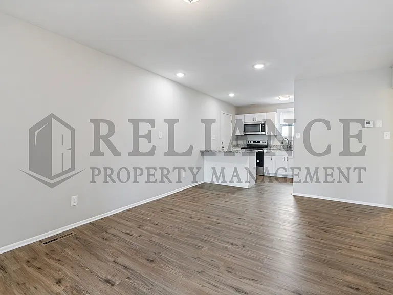 2722 N Holyoke St — Photo 9