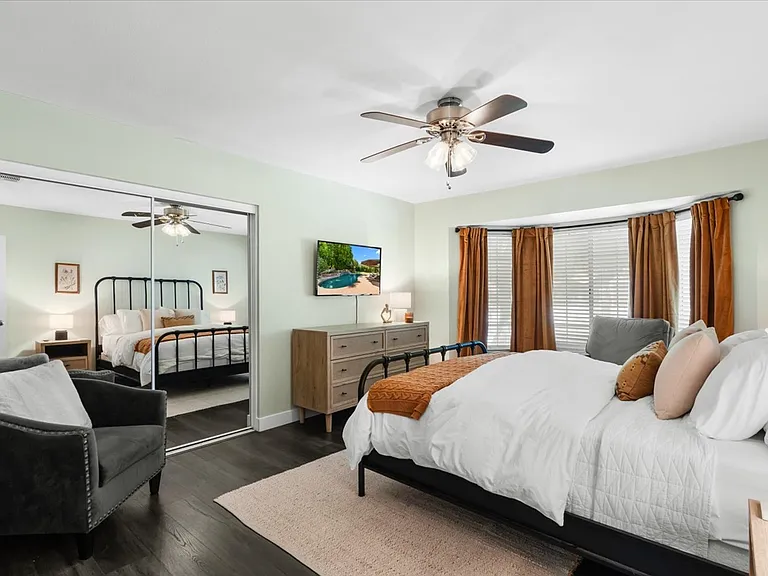 2nd Bedroom Queen