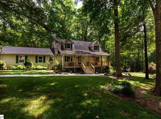 1111 Grandwood Blvd, Gray Court, SC 29645