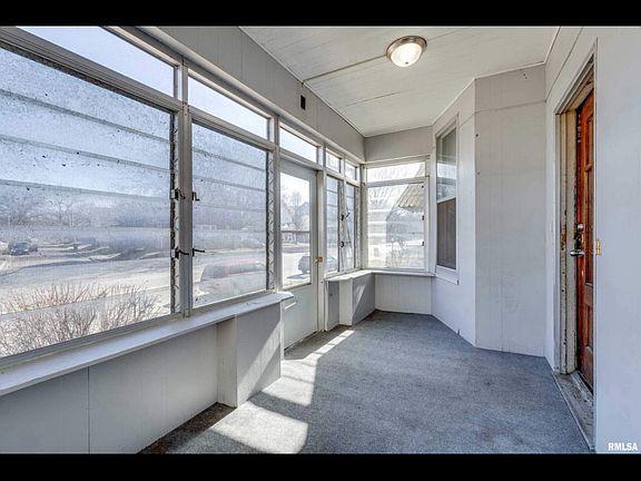 5th image of 748 17th St #1