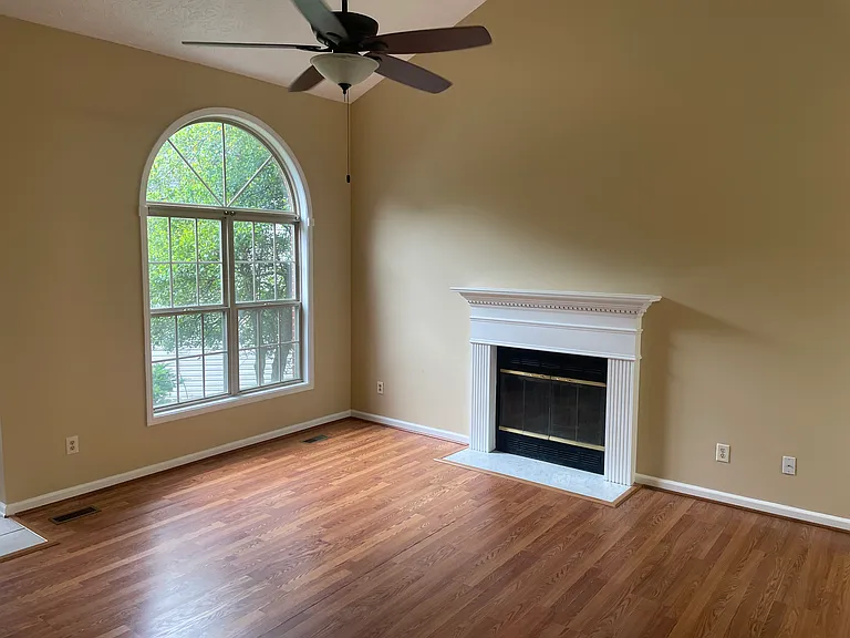 608 Rhodora Rdg — Photo 3