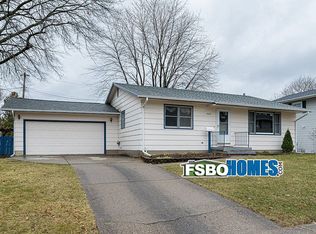 1423 E 34th St, Davenport, IA 52807