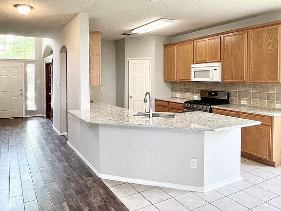 4th image of 7205 Prairie Flower Ln