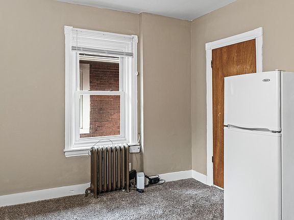 3rd image of 5027 Pine St #3F
