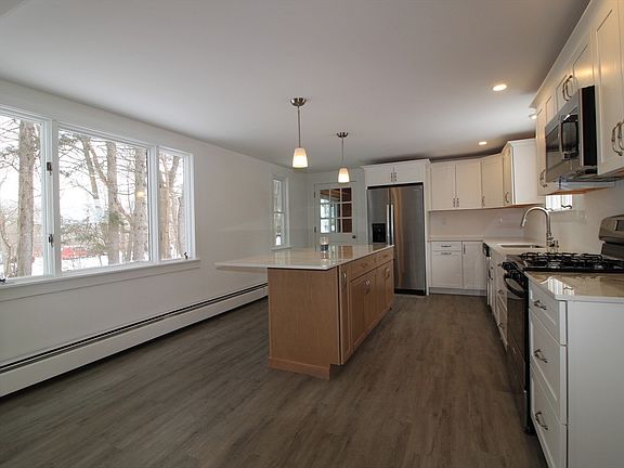 5th image of 1459 Grafton Rd