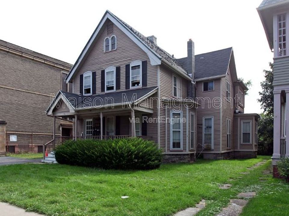 1st image of 196 Goodman St N APT 7