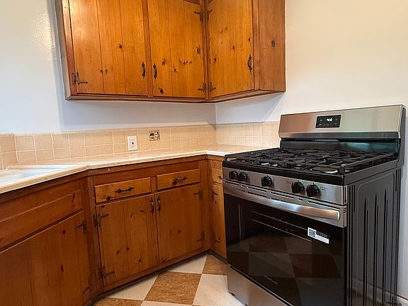 5th image of 2832 Saint George St APT 1
