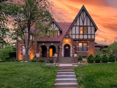 301 S 57th St, Omaha, NE, 68132