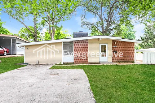 1040 Robinwood Dr Photo 1