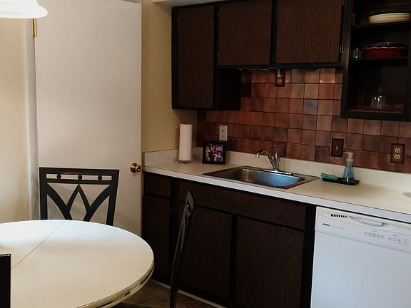 3rd image of 753 Lake Edward Dr