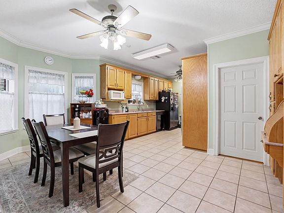 5th image of 111 Louis Dr