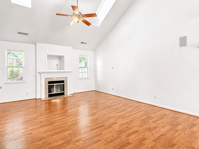 10922 Sedgemoor Ln — Photo 6