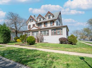 536 Albemarle Rd, Cedarhurst, NY 11516