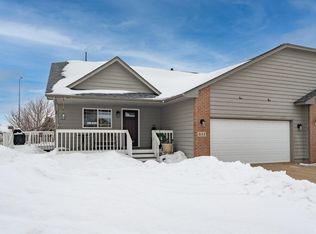 611 S Horizon Ln, Sioux Falls, SD 57106