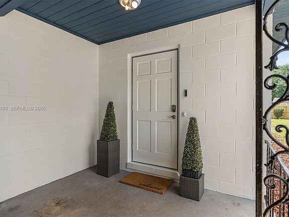 2nd image of 4255 Wee St