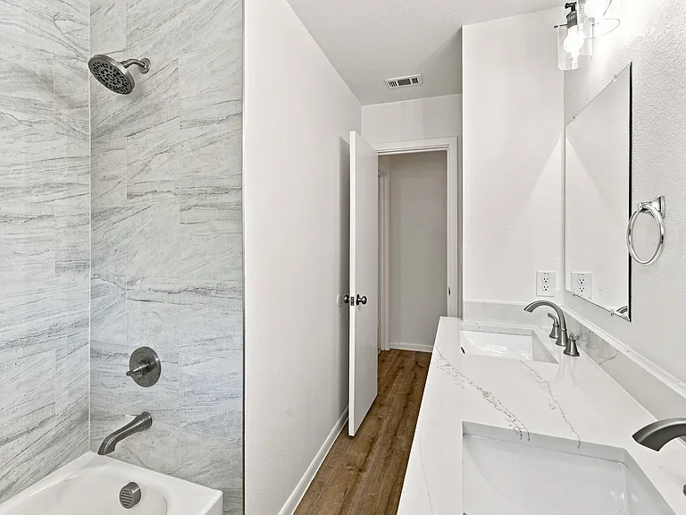 1411 W Shields Dr — Photo 21