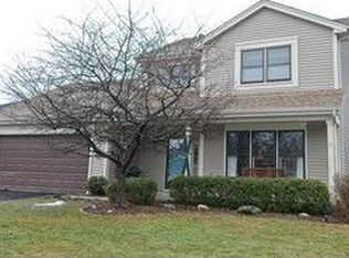 1356 Fountain Green Dr, Crystal Lake, IL 60014