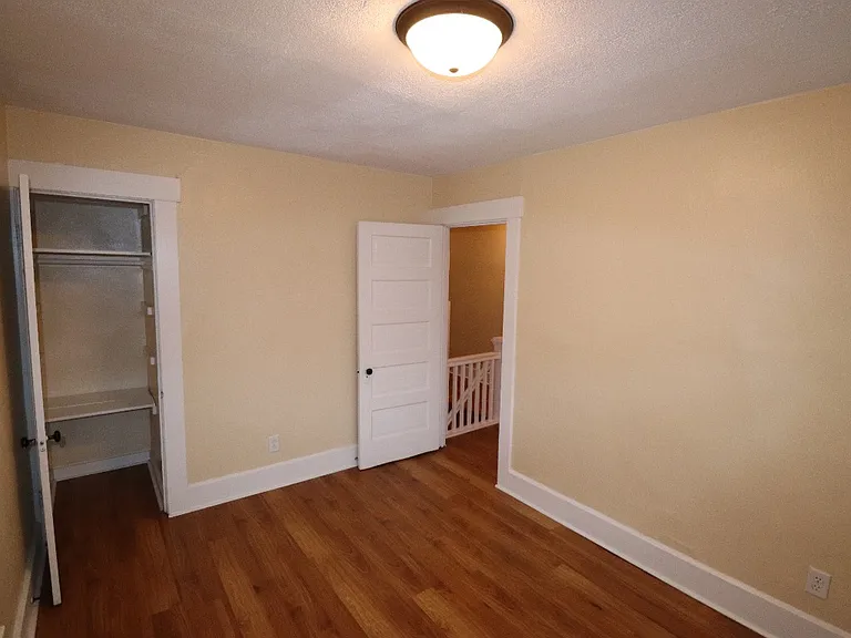 Well-maintained Double with Small Yard — Photo 23