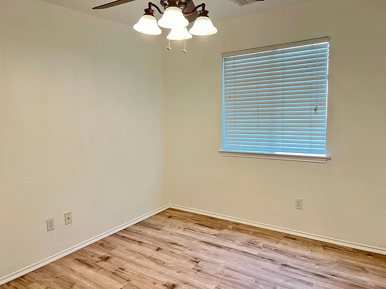 10605 Royal Tara Cv — Photo 13