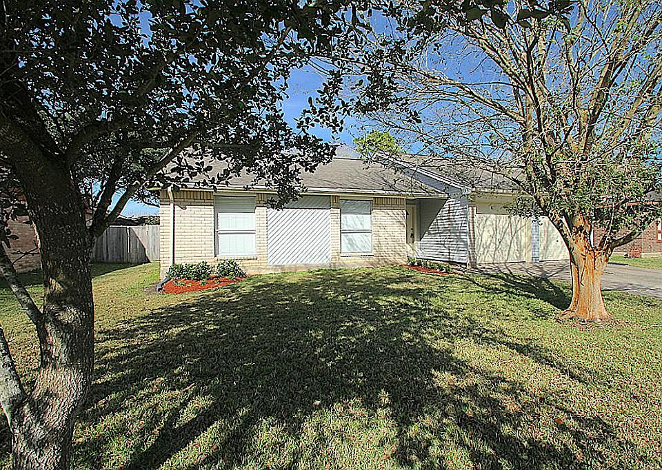 1st image of 2708 Knoxville Dr