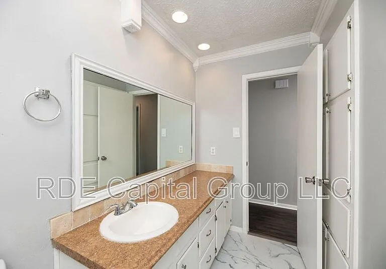 8013 Emerald Hills Way — Photo 16