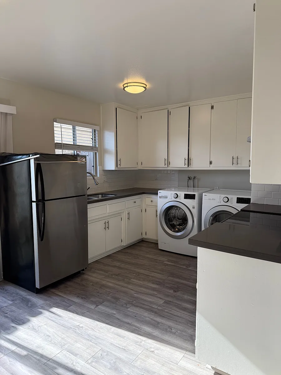 Building Photo - 1733 Ramona Ave #5