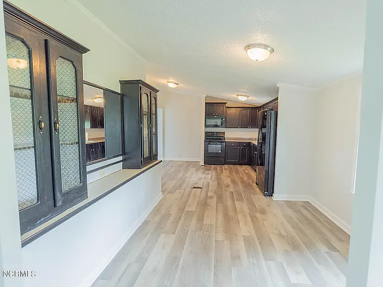 304 W Foy St — Photo 4