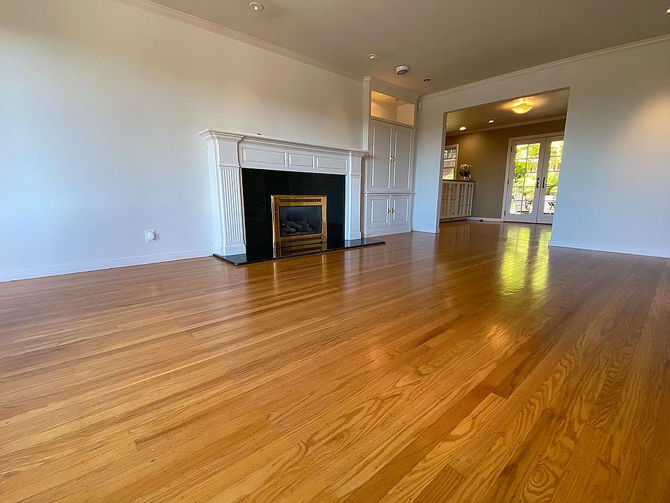 1st image of 511 La Casa Ave