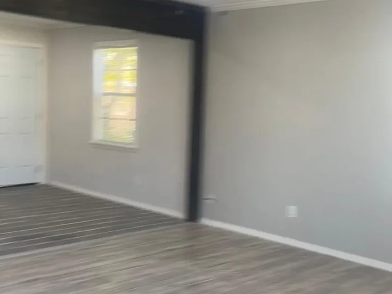 110 Laroe St — Photo 1