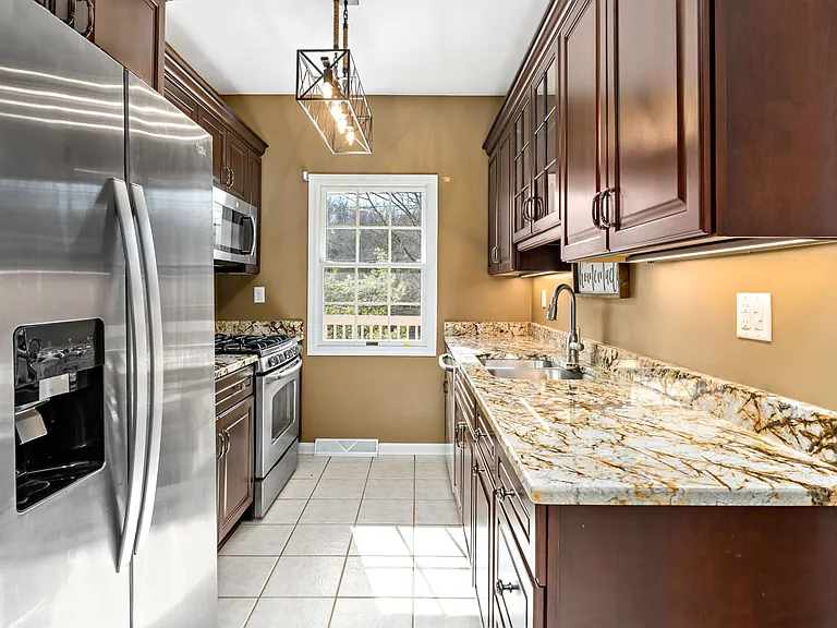 203 Boxwood Ct — Photo 12