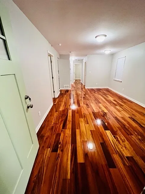 4 bed, 1.0 bath, $1,100 — Photo 2