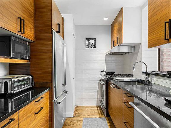 5th image of 317 W 95th St #C3