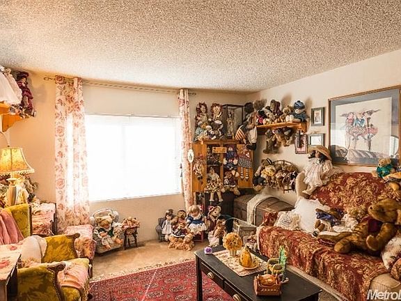 4th image of 38 Hancock Dr