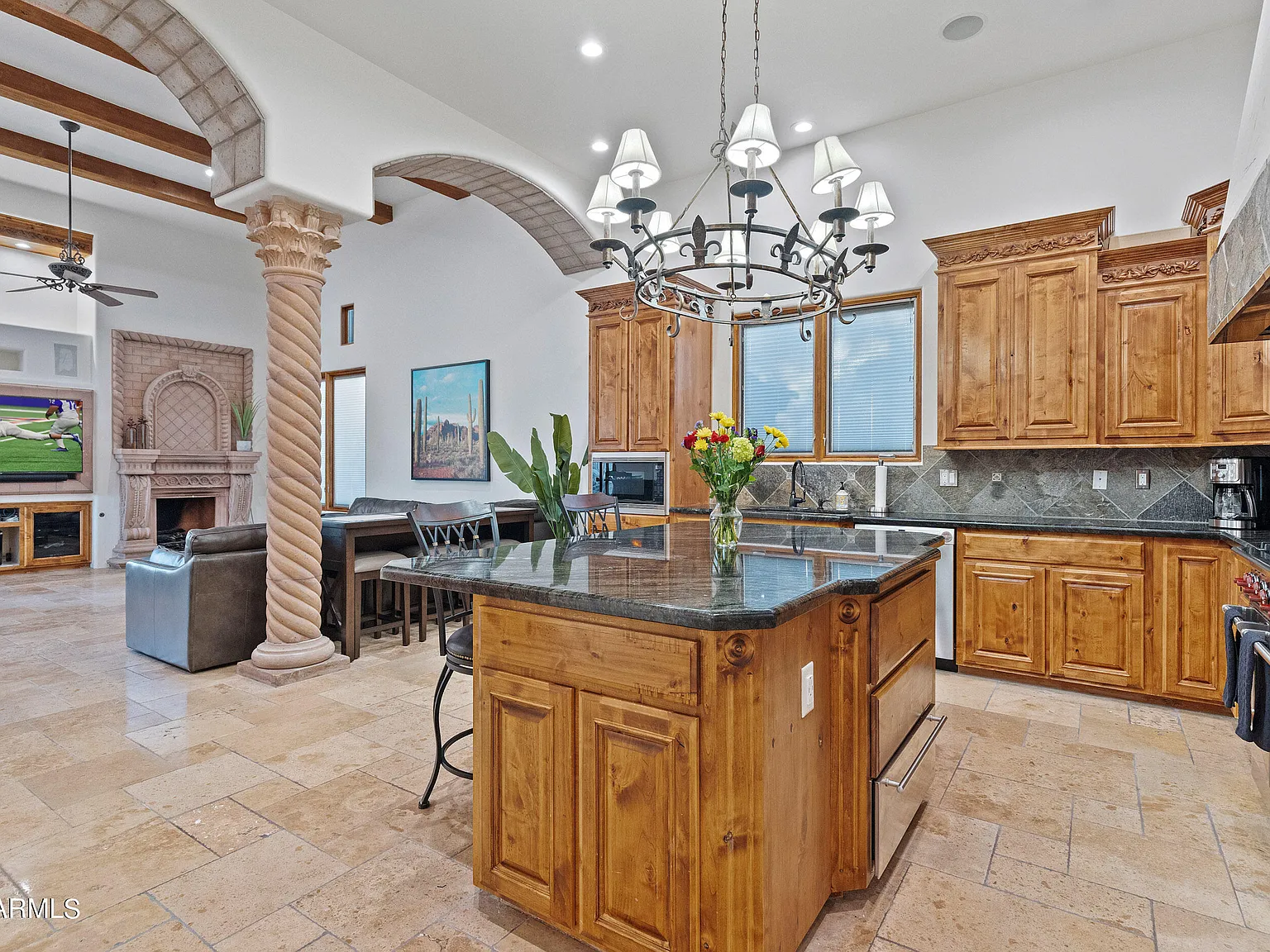 5 bed, 4.5 bath, 3954 sqft, $6,500 — Photo 2
