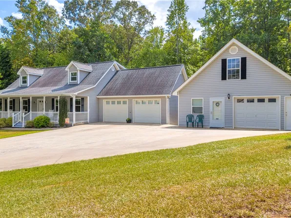 227 Jana Dr, Walhalla, SC 29691