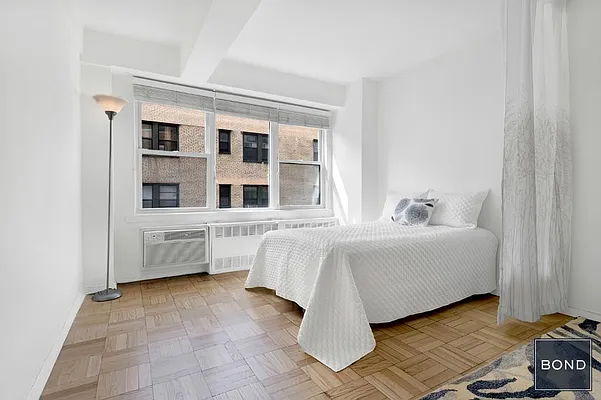 Sold by Bond New York | media 2