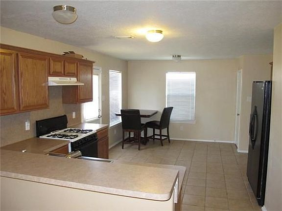 3rd image of 6739 Stonecross Creek Ln