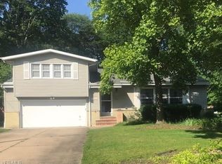 1923 Bremerton Rd, Lyndhurst, OH 44124