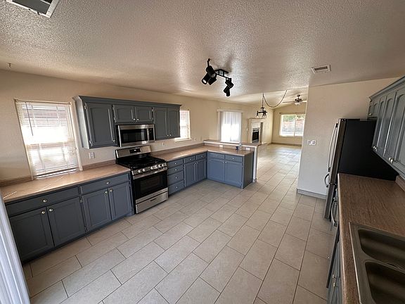 5th image of 10420 Chandler Dr NW