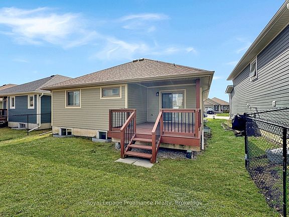 3rd image of 8 Tessa Blvd