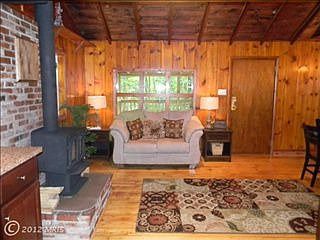 4th image of 395 Dogwood Ct