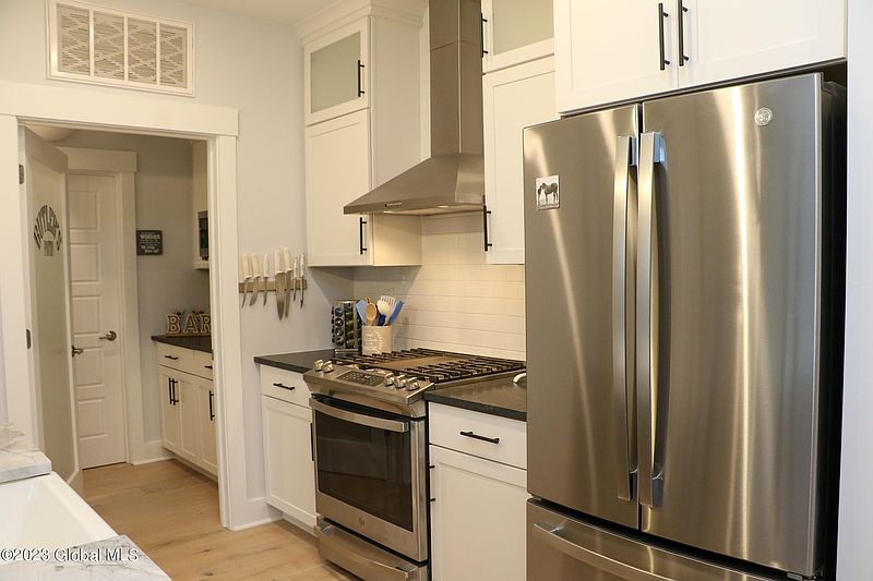 3rd image of 116 West Avenue #305